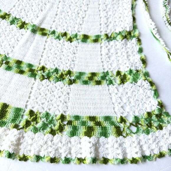 Vtg Crochet Apron Variegated Greens White OSFM Handmade Giftable Half Apron EUC - Picture 3 of 8